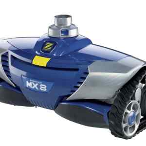w70668-2 | PisciManía Blue robotic lawn mower with tank-like wheels and silver accents, labeled MX8 Baracuda, designed for autonomous lawn mowing