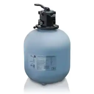 filtro-soplado-top-gre-1 | PisciManía Blue cylindrical pool sand filter with a black multiport valve on top, used to clean and circulate pool water.