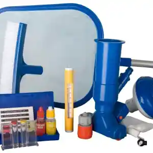 08050-1 | PisciManía Blue pool-cleaning kit including a vacuum head, brush, pole, and chemical bottles laid out with a filter surface behind. (Informational)
