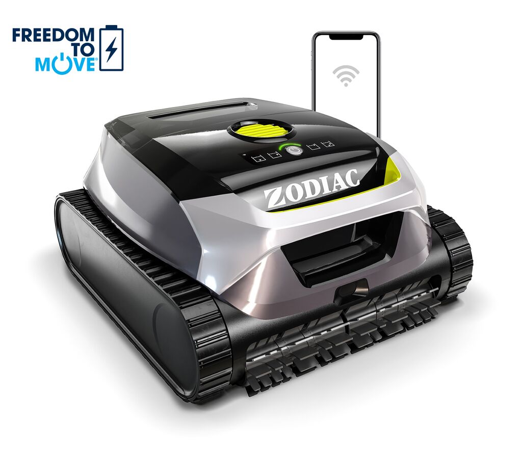 wr000703-1 | PisciManía Zodiac robotic lawn mower on tracks, connected to a smartphone via wireless app.